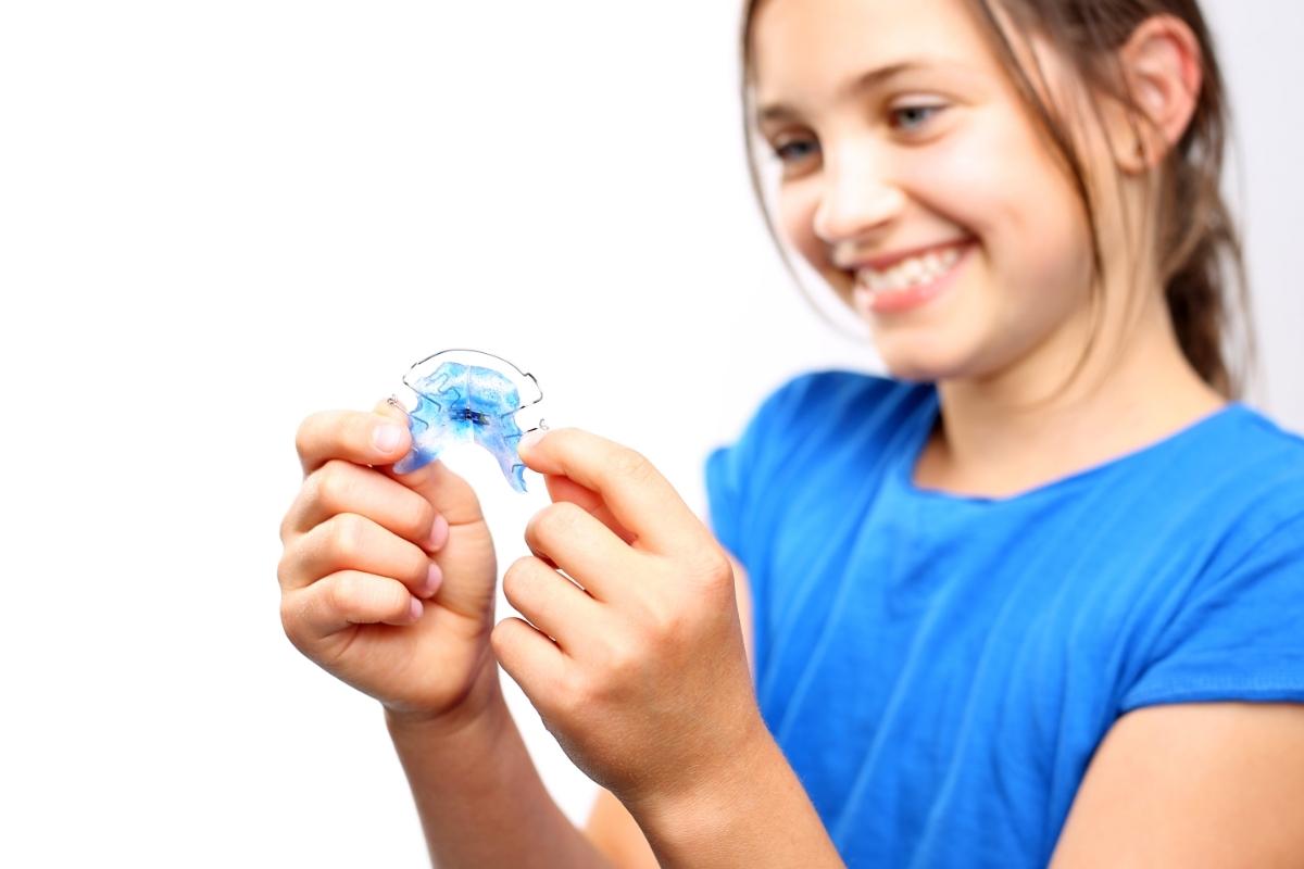 יישור שיניים טיפול אינויזליין לבני נוער